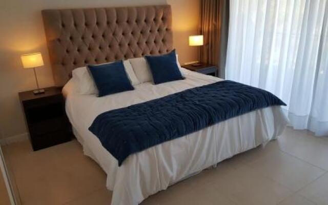 Aqualina Luxury Suites