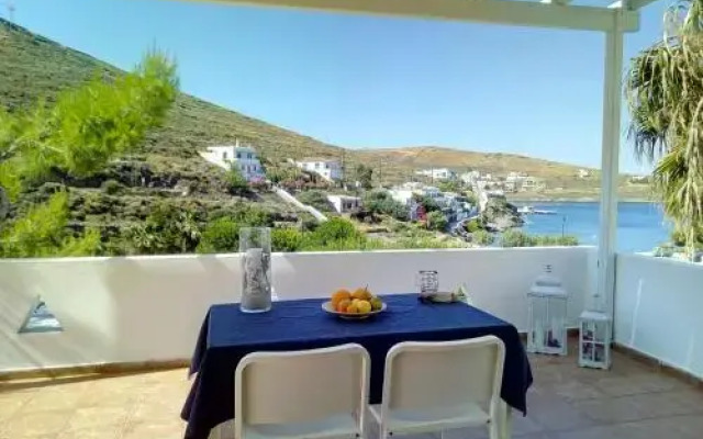 En Lefko Kythnos