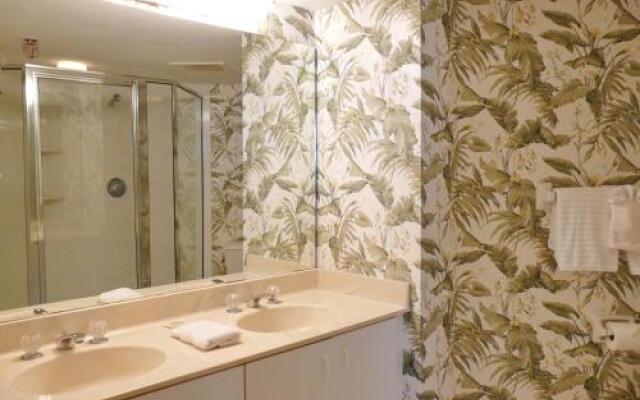 Som 813 - Somerset 2 Bedroom Condo by Redawning