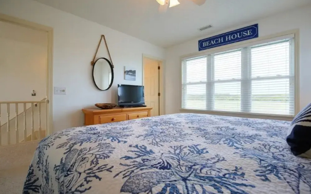 Libby's Lookout 4 Bedroom Home by RedAwning