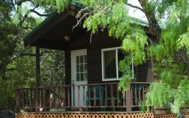 Medina Lake Camping Resort Cabin 7