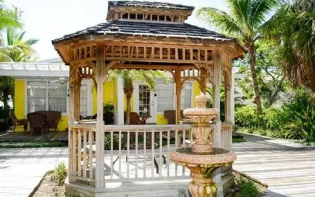 Four Beach Lovers All Units by RedAwning