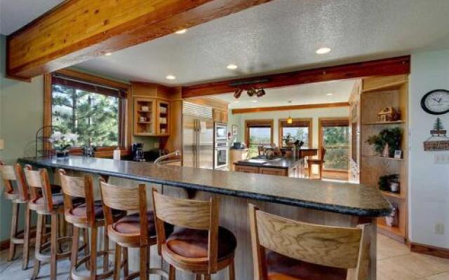 Lookout Lodge by RedAwning