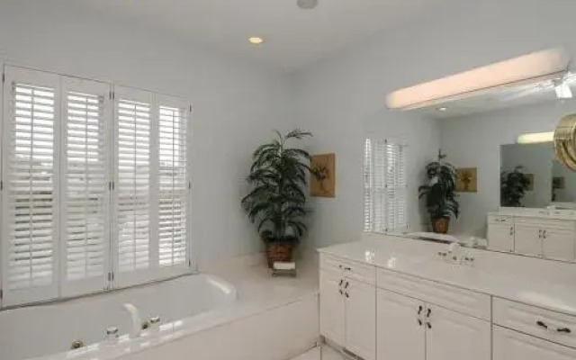 Ocean Boulevard 802 by RedAwning