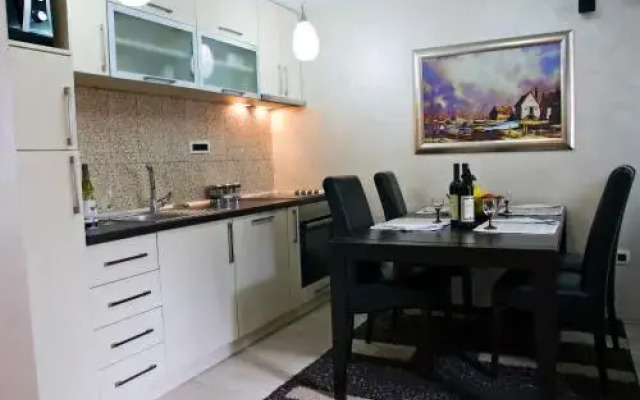 Dekaderon Lux Apartments