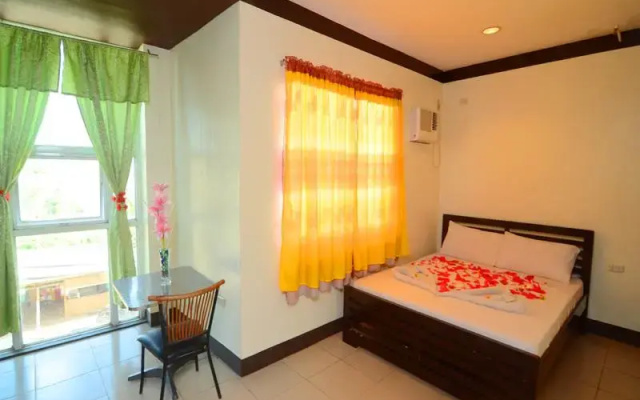 Avenue 5 Hotel