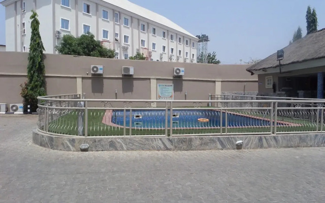 De-dominic Suites & Resorts Ltd