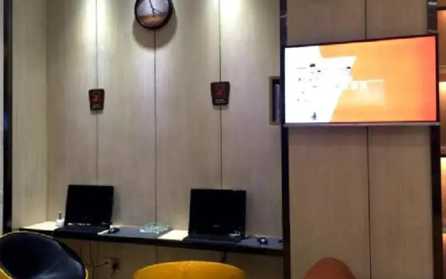 7 Days Premium Xingyi Airport Branch