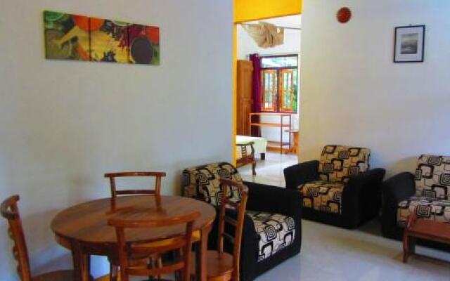 Thira Home Stay