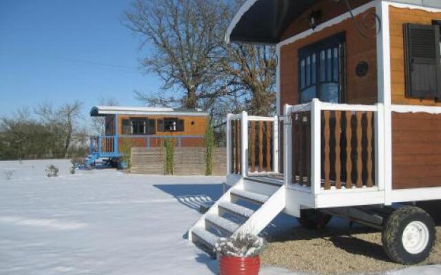 Les Roulottes dEncazeaux