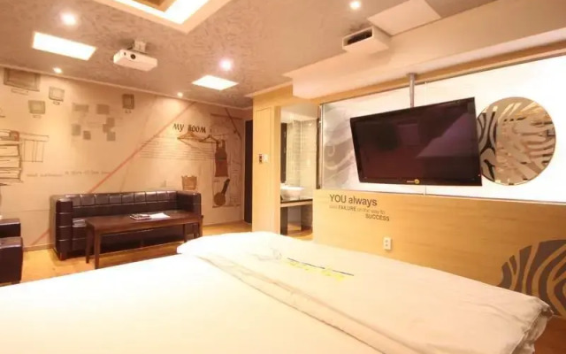 Gumi Anytel Motel