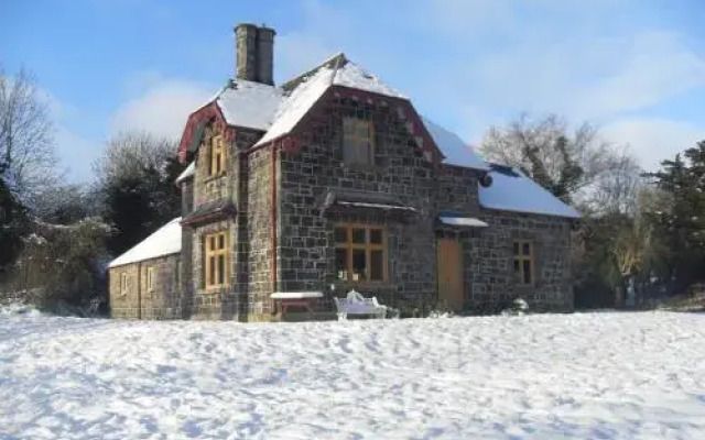 Ballealy Cottage