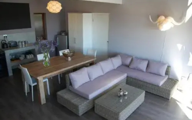 Cape Paradise Lodge and Apartments