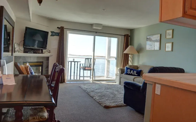 Waters Edge 213