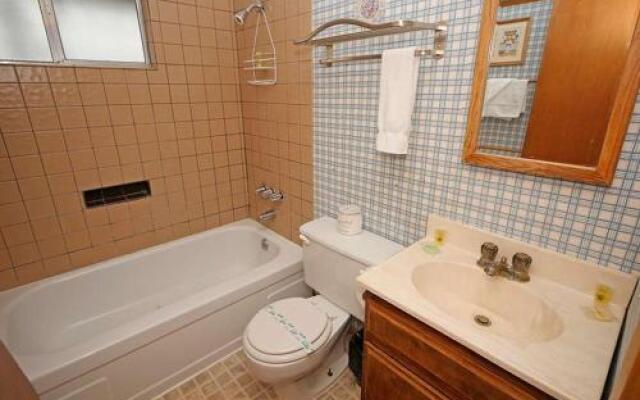 2552 Humboldt by RedAwning