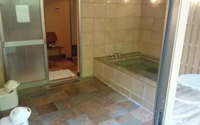 Pet to Tomaru Umibe No Hotel Caro Foresta