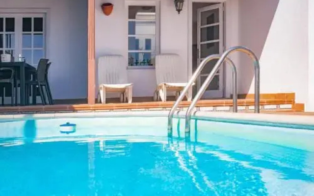 Villa Tías