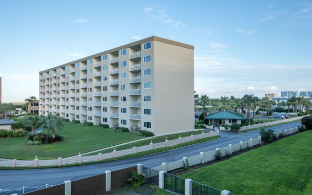 Inlet Reef 210 2 Bedroom Condo by RedAwning