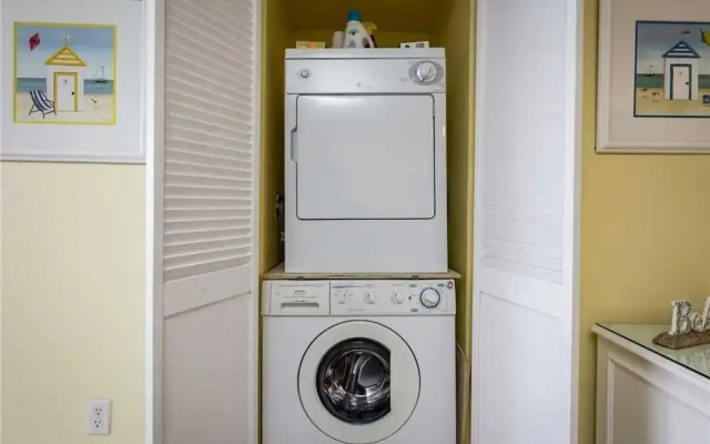 Strandview Tower 203