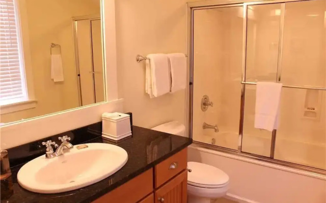 1381 Laurel Grove 3 Bedroom Home by RedAwning