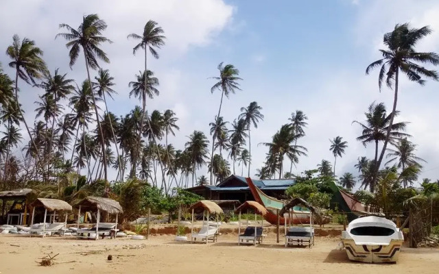 Relax Beach Resort