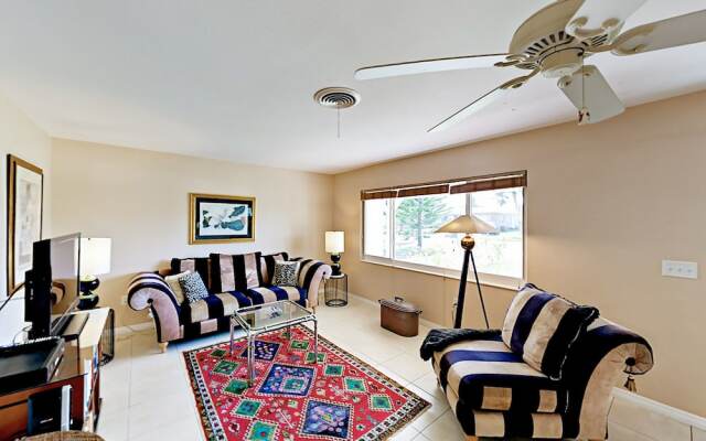 Sunny Beach Bungalow - 2 Br Home