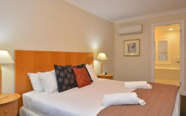 Villa 3br De Saran Resort Condo located within Cypress Lakes Resort (nothing is more central)