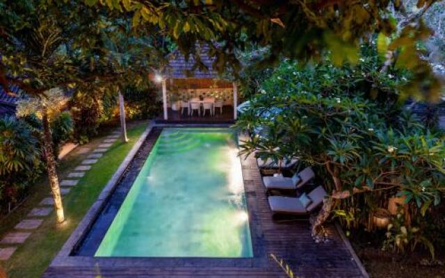 The Retreat - Contemporary Balinese Style Close to Beach