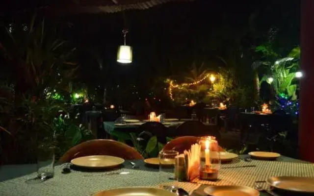 Palm Grove Cottages - Leisure Resort