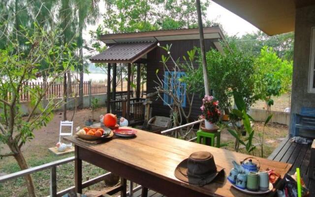 Baan Farmsuk Homestay