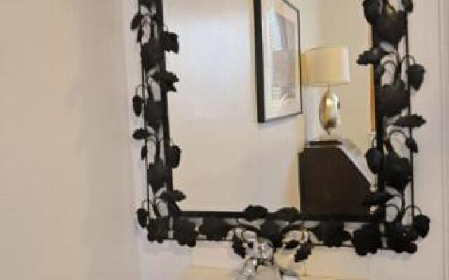 The Vancouver Hideaway Guesthouse