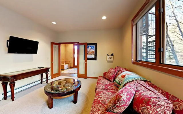 1874A Glacier Court Chalet