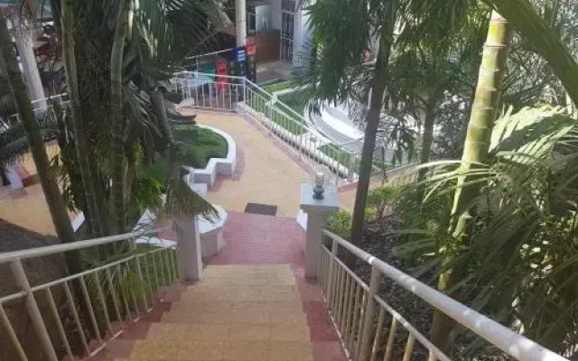 Holmand Hotel