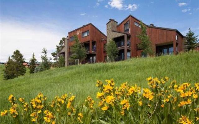 West Condominiums - W3502