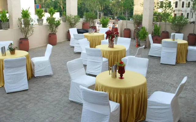 Chandra Pushp Palace