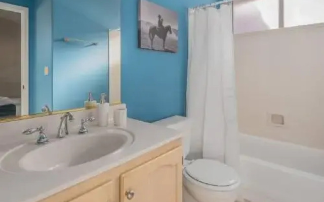 3BR Home Great Backyard by WanderJaunt