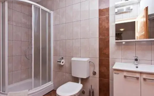 Villa Peresiji 81