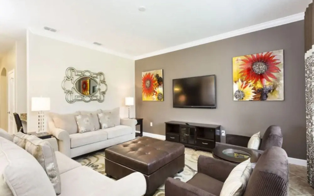 Paradise Palms 8864