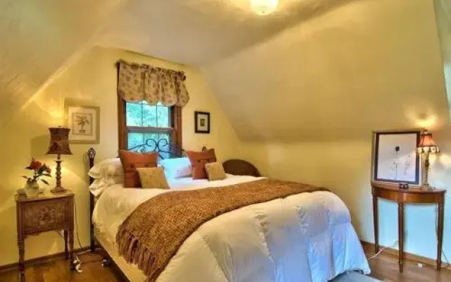 Oyster Bay Manor