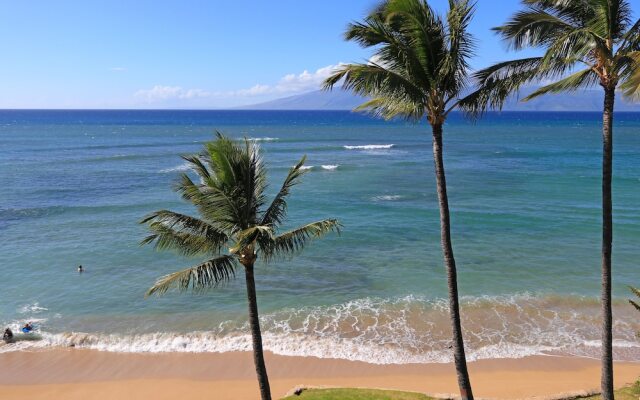 Hale Mahina B403 by RedAwning