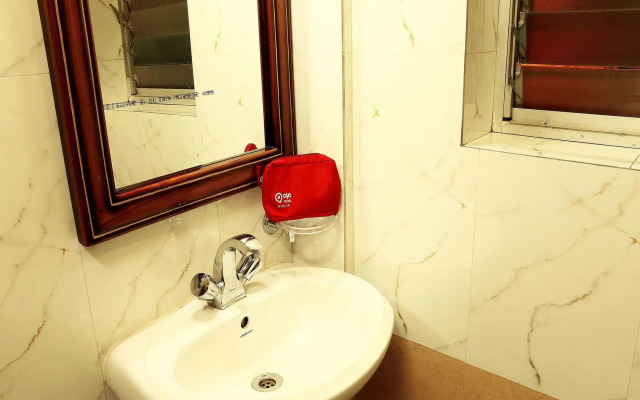 OYO Rooms Kalighat Lake Market