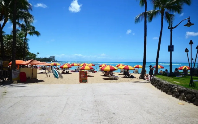 Kuhio Village #403A by RedAwning