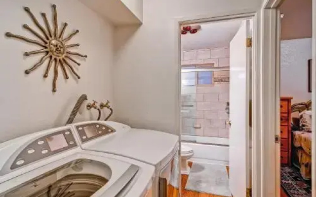 Yosemite's Hawk's Nest - 3BR/2BA Home