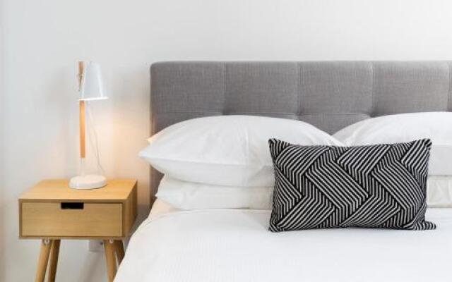 Modern, new 2 bed in the heart of Darling Harbour