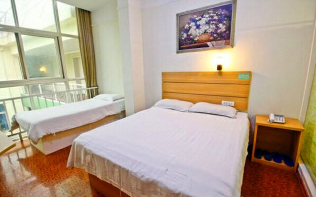 Rainbow Youth Inn (Xi'an Bell and Drum Tower City Wall branch)