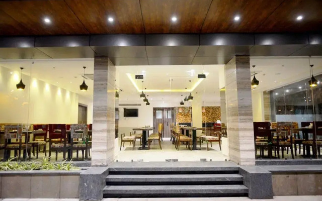 Mango Hotels Bhagwati Park