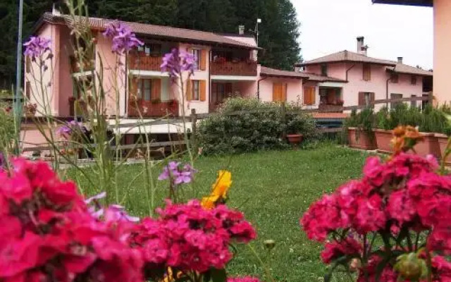 Hotel Ristorante Camping Edelweiss