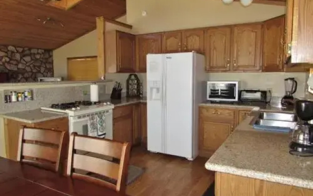 034 Menlo Suite Cabin