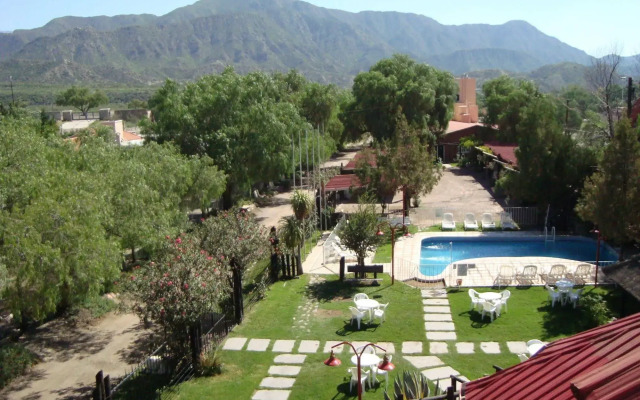 Hosteria Termas del Challao