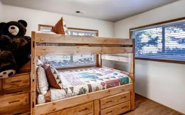 Trout Creek Lodge - 3BR/2BA Home